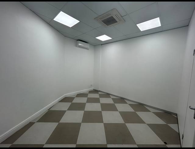 112M² RETAIL TO LET IN CLAREMONT